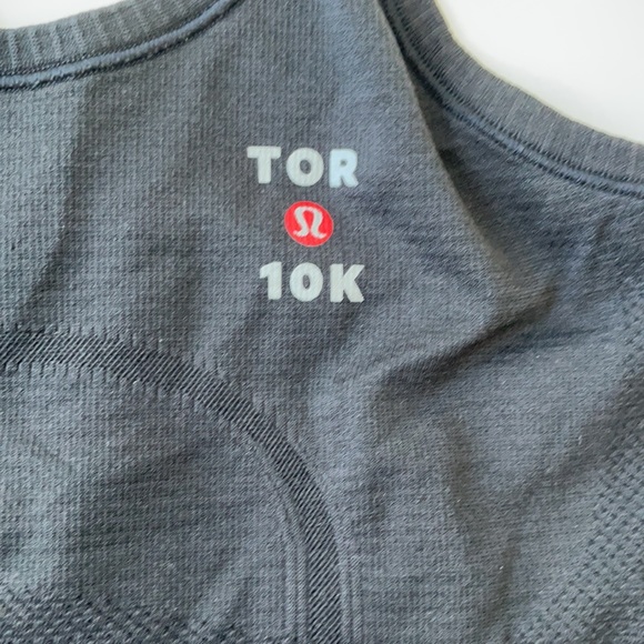 Lululemon Racer Back tanktop - Picture 2 of 2